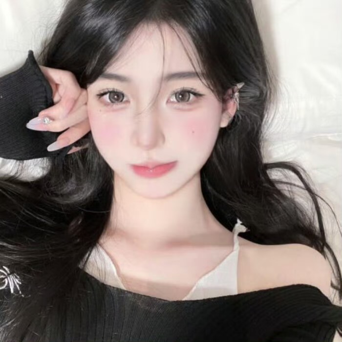 北京伴游女生严知的资料