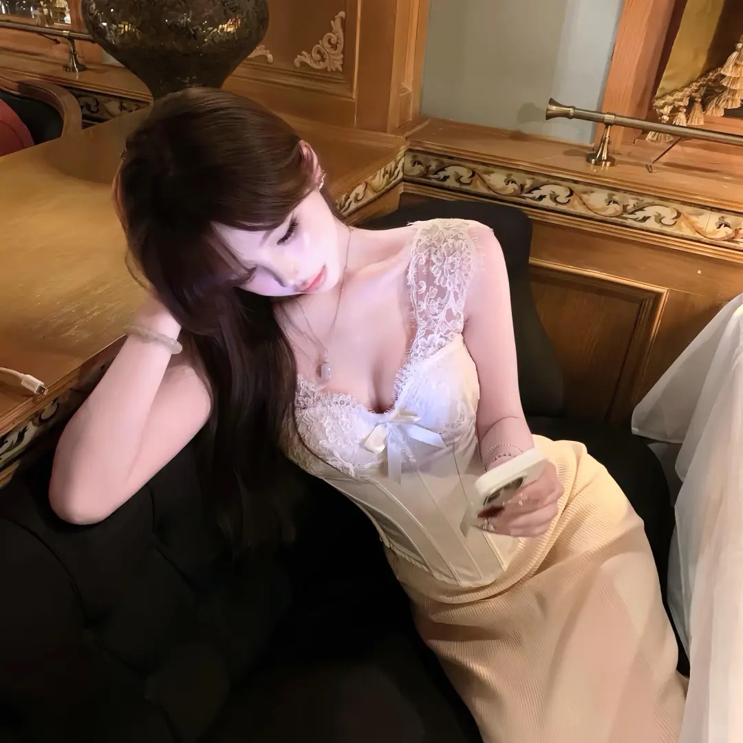 北京商务伴游女生贺星遥的资料